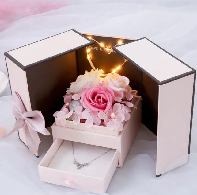 Elegant Jewelry Box with Preserved Rose: A Gift of Timeless Beauty