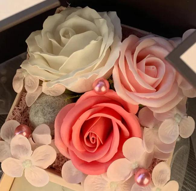 Elegant Jewelry Box with Preserved Rose: A Gift of Timeless Beauty