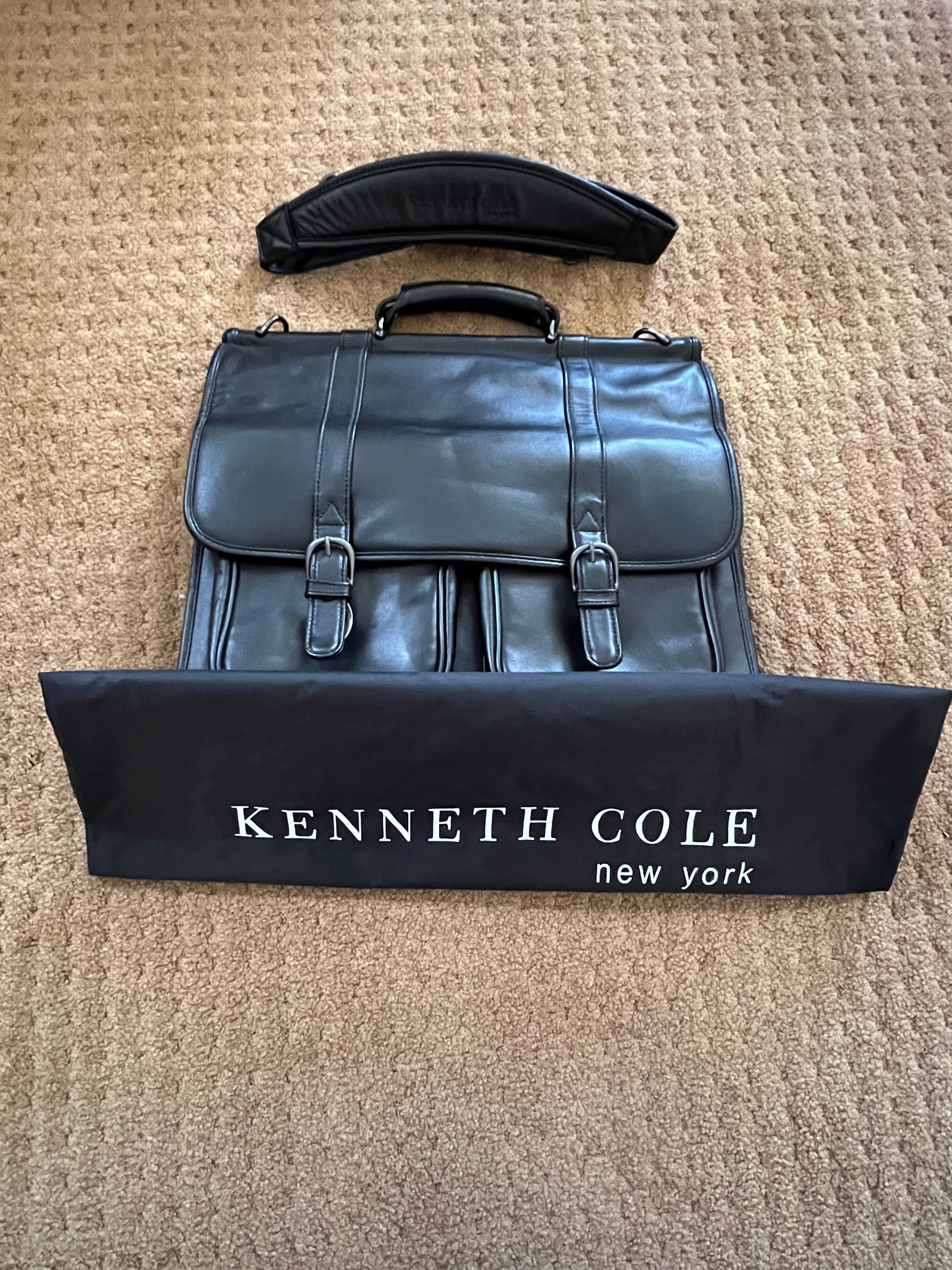 Kenneth Cole New York Large Black Leather Briefcase (Vintage Early 2000s)