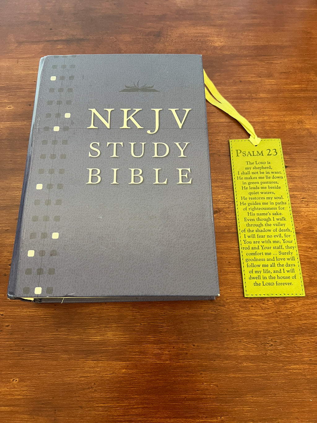 Comprehensive NKJV Study Bible, Second Edition – Black Bonded Leather, Bonus eBible CD-ROM & Psalm 23 Bookmark!