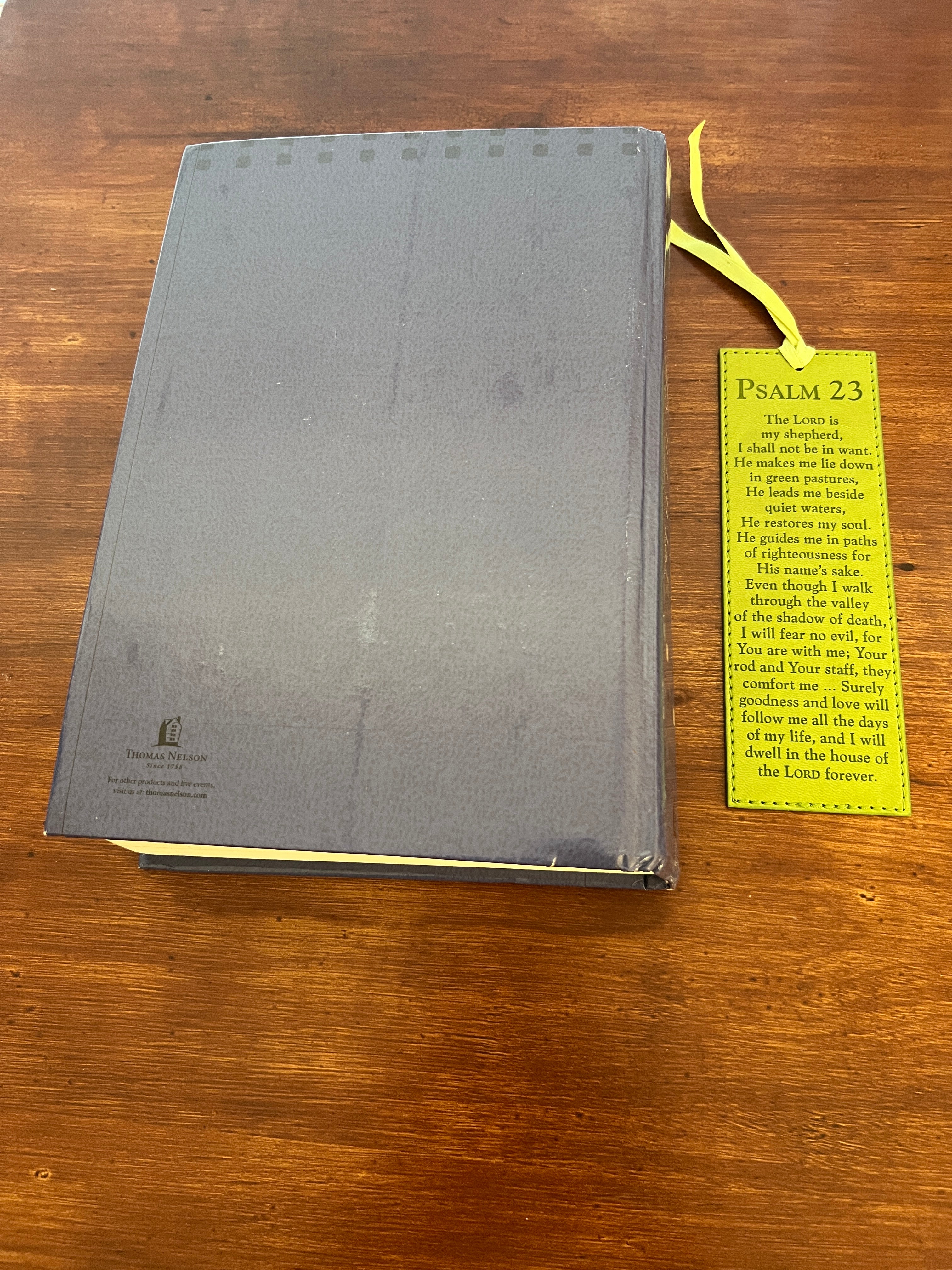 Comprehensive NKJV Study Bible, Second Edition – Black Bonded Leather, Bonus eBible CD-ROM & Psalm 23 Bookmark!