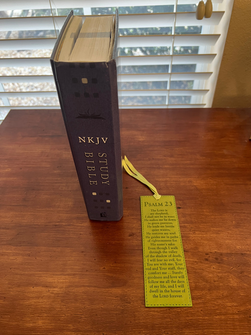 Comprehensive NKJV Study Bible, Second Edition – Black Bonded Leather, Bonus eBible CD-ROM & Psalm 23 Bookmark!