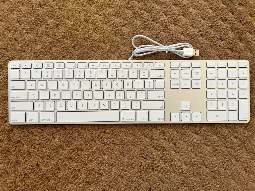 Genuine Apple A1243 Wired Mac Standard USB Keyboard with Numeric Keypad, White, Pre-Owned