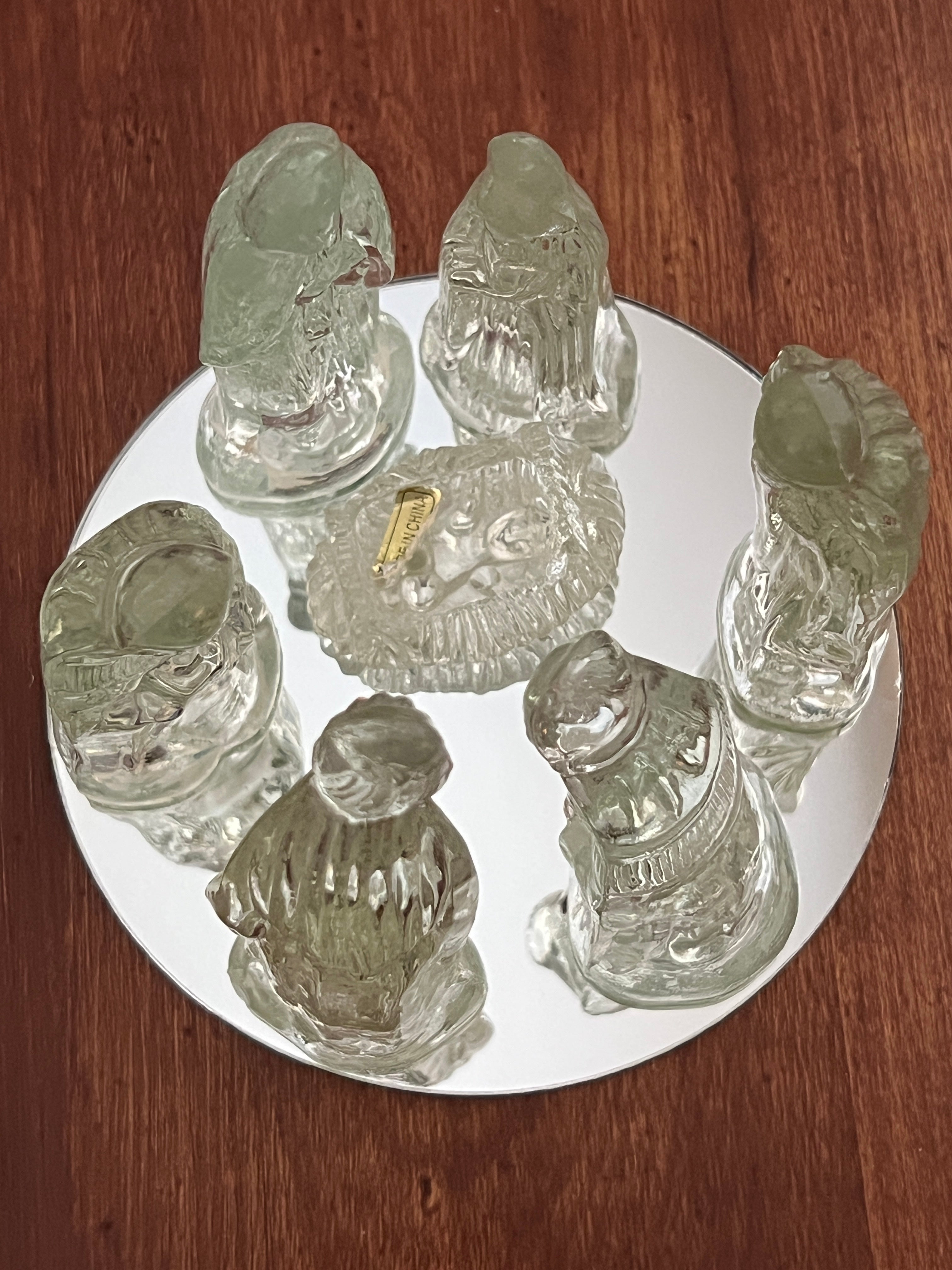 7-Piece Sparkling Vintage 1980s Clear Glass Nativity Set with Mirror Base - Windsor Collection