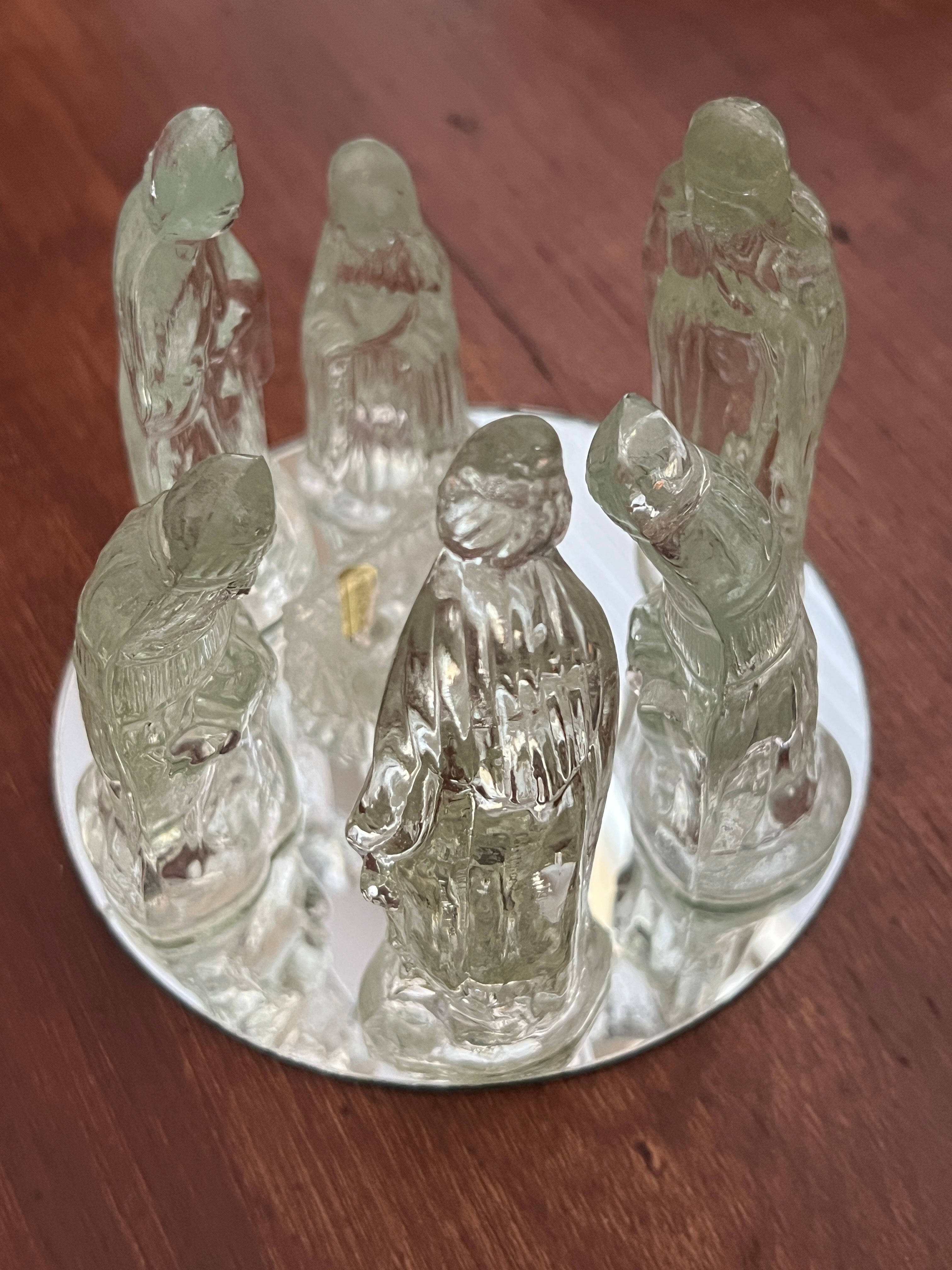 7-Piece Sparkling Vintage 1980s Clear Glass Nativity Set with Mirror Base - Windsor Collection
