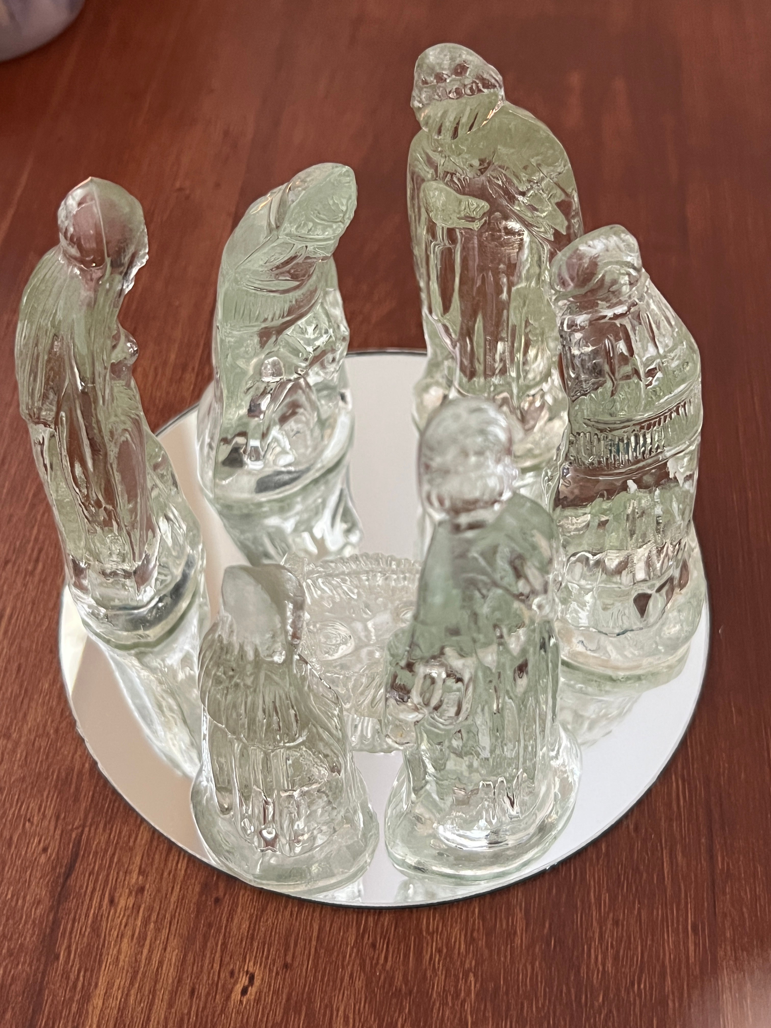 7-Piece Sparkling Vintage 1980s Clear Glass Nativity Set with Mirror Base - Windsor Collection