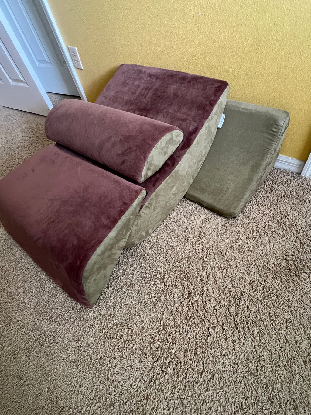 Ultimate Comfort & Relief: Avana 4-Piece Zero Gravity Bed Wedge Pillow System in Mocha-Sage