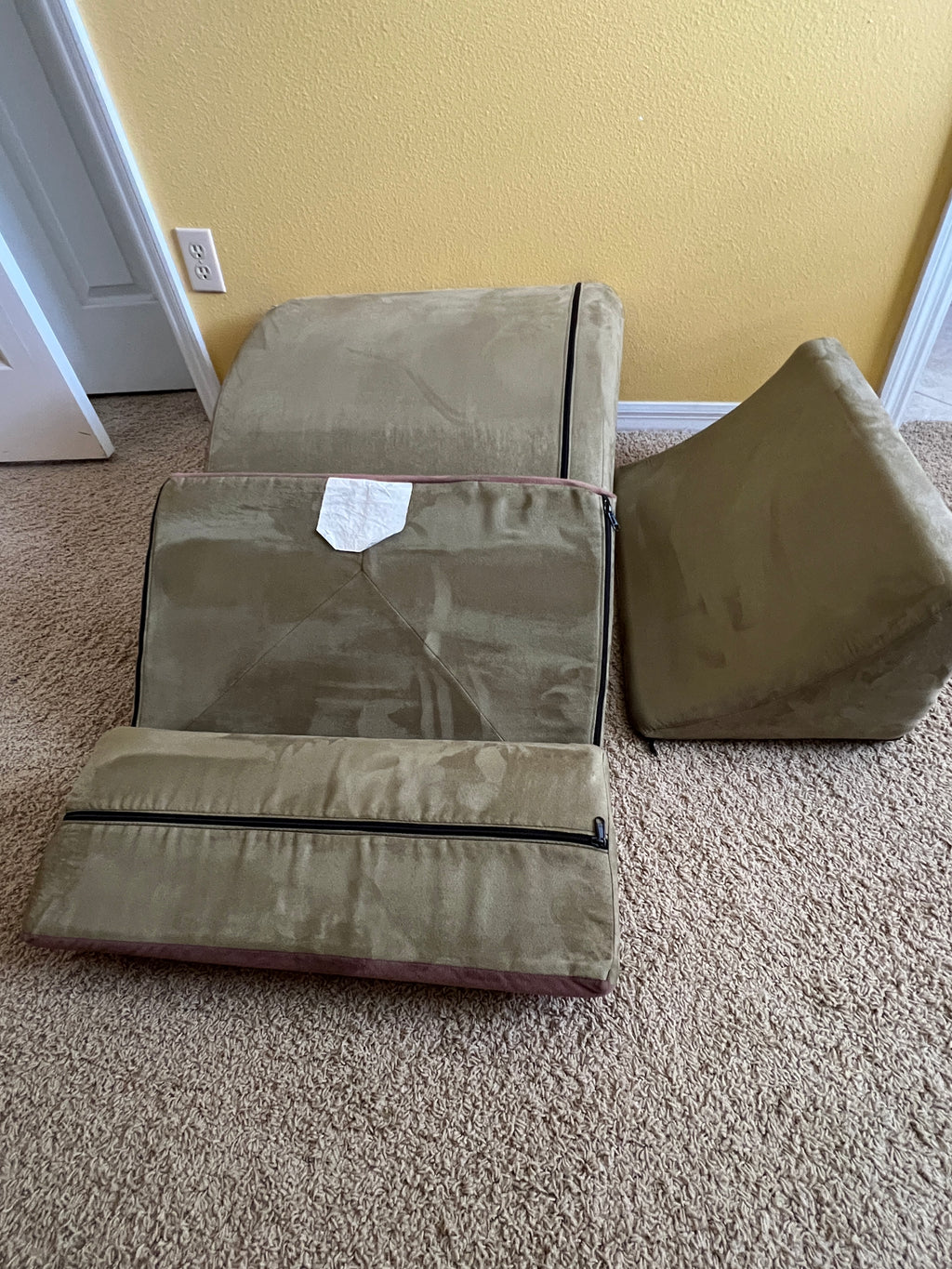 Ultimate Comfort & Relief: Avana 4-Piece Zero Gravity Bed Wedge Pillow System in Mocha-Sage