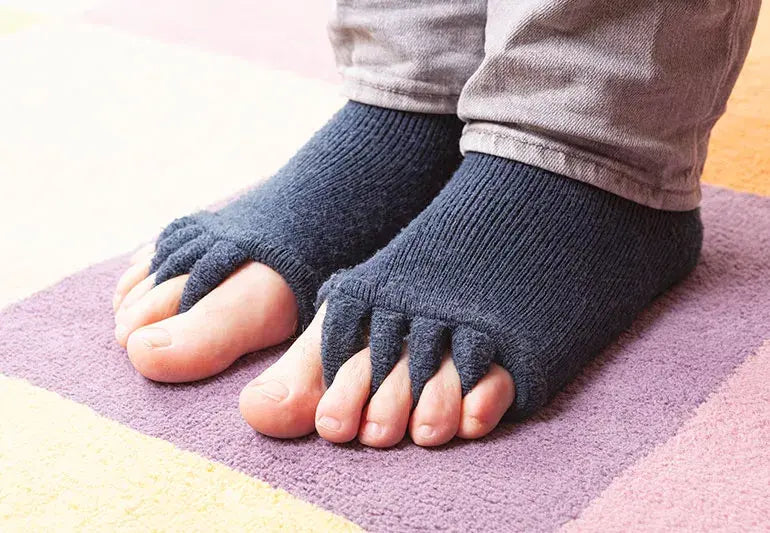 Set of 5-Toe Socks and Bunion Corrector Pads for Pain Relief and Toe Alignment